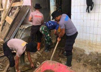 Brimob Sumut Intensifkan Pembersihan Pascabencana di Tapanuli Selatan