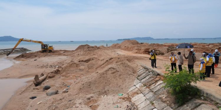 Menteri PU Dody Hanggodo Tinjau Normalisasi Sungai Aek Doras di Sibolga