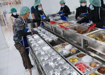 Kepala BGN Klarifikasi Tidak Ada Kebijakan Susu Khusus dalam Program Makan Bergizi