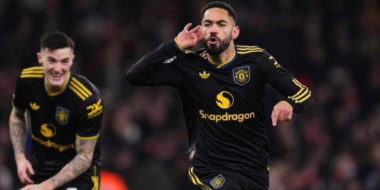 Manchester United Tundukkan Arsenal 3-2 di Emirates Stadium