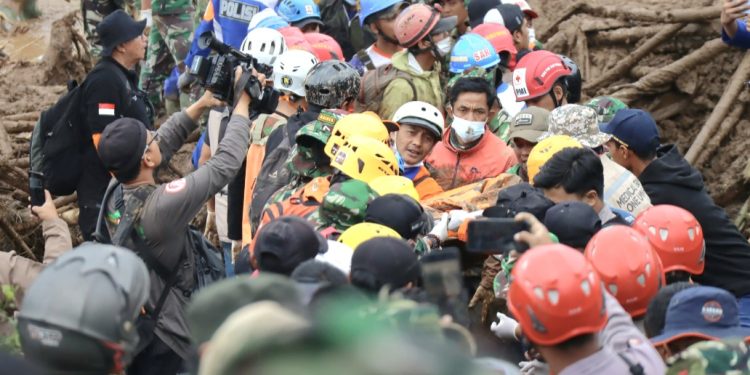 Tim DVI Berhasil Identifikasi 20 Korban Longsor di Bandung Barat