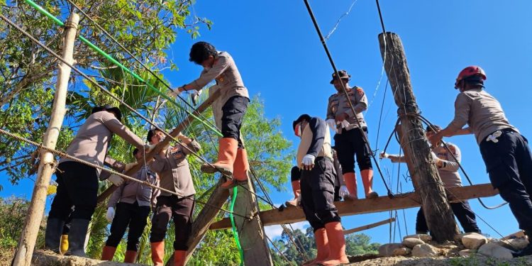 Polres Gayo Lues Dirikan Empat Jembatan Gantung untuk Pulihkan Akses Warga