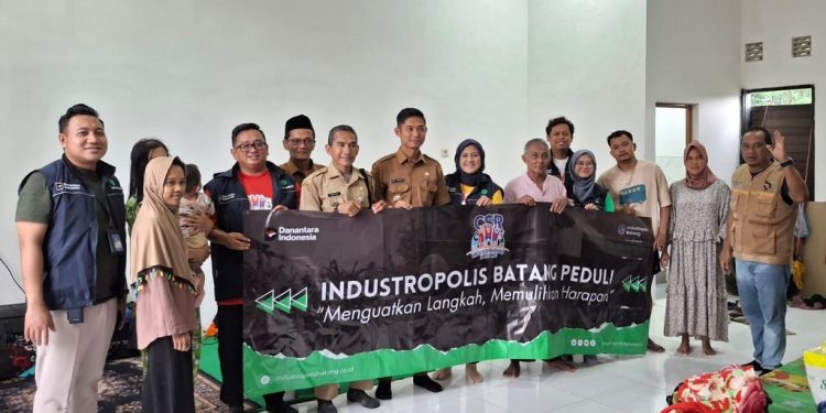 Bantuan Logistik Disalurkan untuk Korban Banjir di Batang