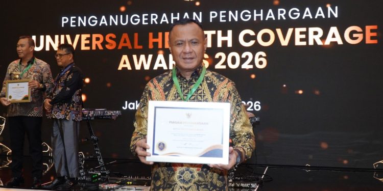 Kota Tidore Kepulauan Terima Penghargaan UHC Award 2026 Kategori Madya