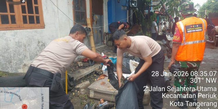 Kolaborasi TNI-Polri dan Masyarakat Cegah Banjir di Tangerang