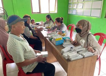 Inovasi Bekal Akrobat Tingkatkan Pengawasan Obat di Puskesmas Uren