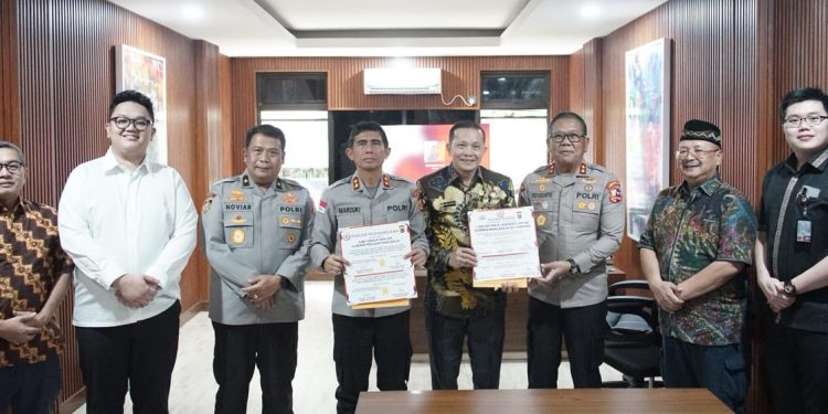 Kapolda Aceh Terima Bantuan 1,2 Juta PIN E-Learning untuk Siswa Korban Bencana