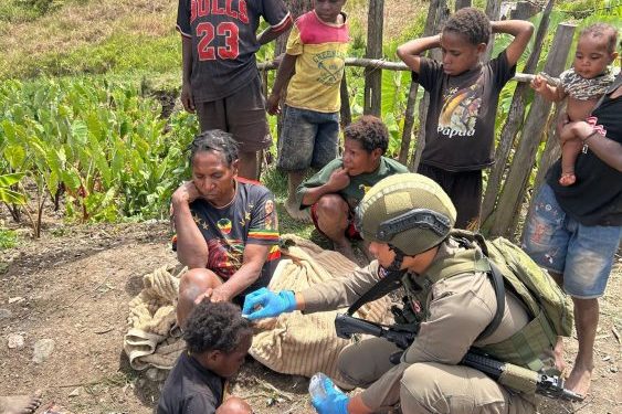 Satgas Damai Cartenz 2026 Lakukan Patroli dan Layanan Kesehatan di Sinak