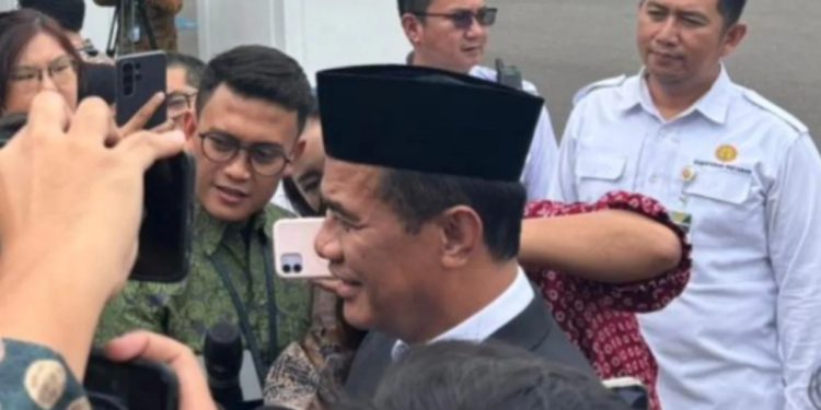 Mentan Amran Sulaiman Dorong Perubahan Pola Tanam di Lereng Curam