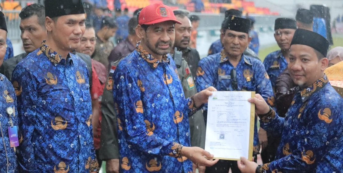 Ribuan Tenaga Honorer Banda Aceh Terima SK PPPK di Tengah Hujan Deras