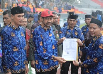 Ribuan Tenaga Honorer Banda Aceh Terima SK PPPK di Tengah Hujan Deras