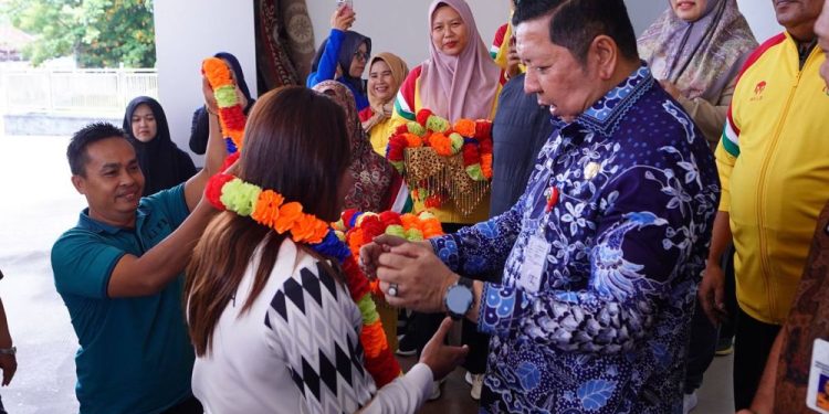 Atlet ASEAN Para Games 2025 dari Riau Disambut di Bandara Lancang Kuning