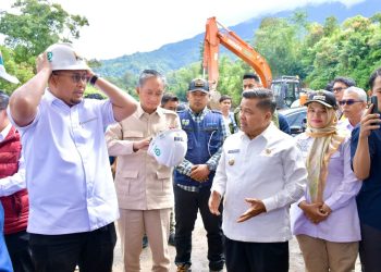 Menteri PU dan Bupati Agam Tinjau Perbaikan Jalan di Malalak Pascabencana
