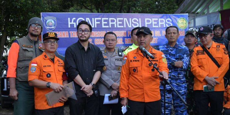 Operasi Pencarian Korban Longsor Cisarua Diperpanjang, 20 Korban Masih Dicari