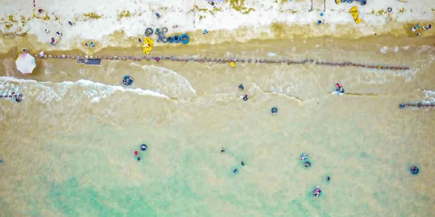 Fasilitas di Pantai Lamaru Balikpapan