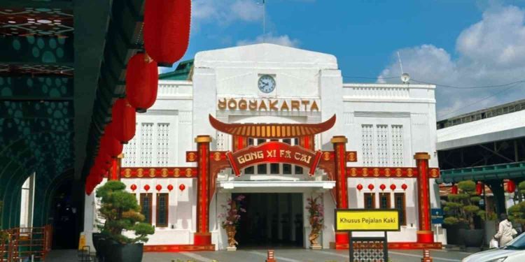 Jadwal Keberangkatan KRL Stasiun Tugu Hari ini