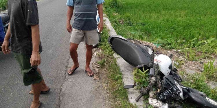 Kondisi sepeda motor Yamaha Jupiter MX nomor polisi AB 5077 OG usai mengalami kecelakaan lalu lintas tunggal di Jalan KH. Abdulah Syahid, Sewon, Bantul, Sabtu (7/2/2026).