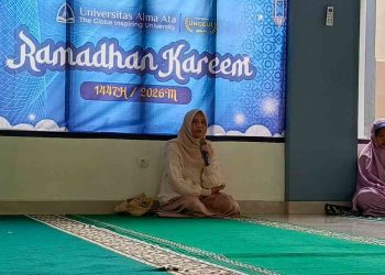 Ny. Hj. Dra. Ida Rufaida Ali, pengasuh Pesantren Yayasan Ali Maksum Krapyak