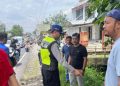 Petugas kepolisian dari Polres Bantul melakukan olah tempat kejadian perkara (TKP) dan meminta keterangan saksi di lokasi kecelakaan lalu lintas beruntun di Jalan Yogya–Wonosari, tepatnya di depan SD Kabregan, Piyungan, Bantul, Sabtu (7/2/2026).