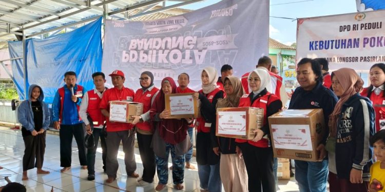 DPD RI Berikan Bantuan Rp50 Juta untuk Korban Longsor di Pasirlangu