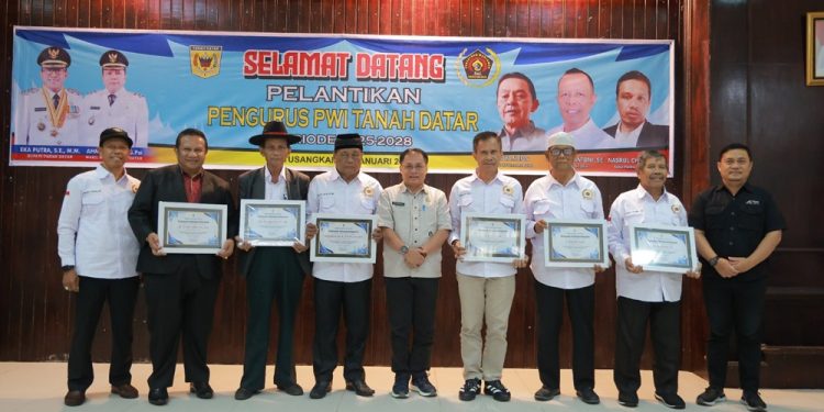 Pemkab Tanah Datar Dorong PWI untuk Menjadi Penyeimbang Informasi