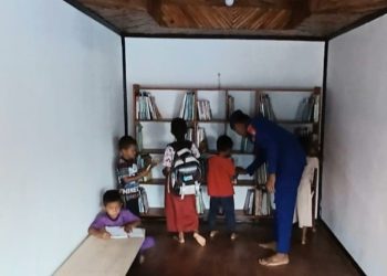 Ditpolairud Kalteng Dorong Pendidikan dengan Fasilitas Belajar di Bantaran Sungai