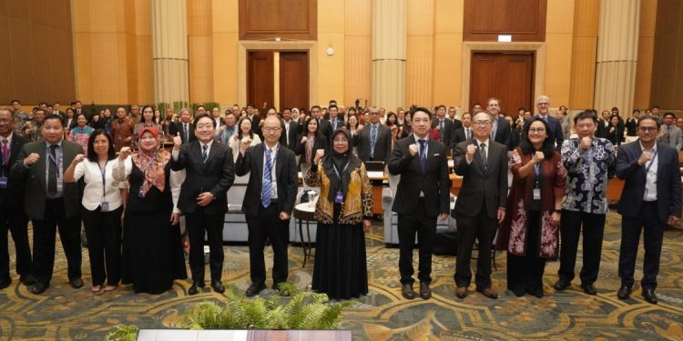 OJK dan ADB Perkuat Pasar Obligasi dan Keuangan Berkelanjutan di ASEAN