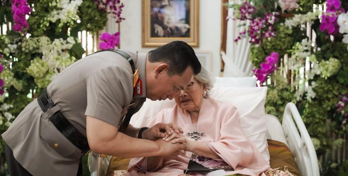 Kapolri Ungkapkan Belasungkawa atas Wafatnya Meriyati Hoegeng