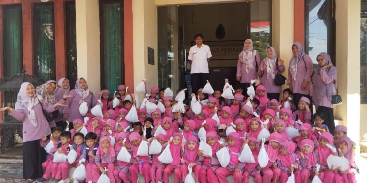 Anak-Anak TK di Sumenep Dikenalkan Pentingnya Konsumsi Ikan