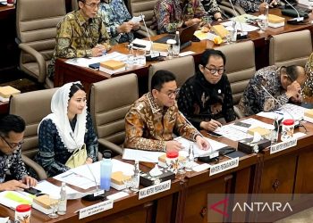Menteri Perdagangan Tegaskan Larangan Impor Pakaian Bekas untuk Kesehatan dan UMKM