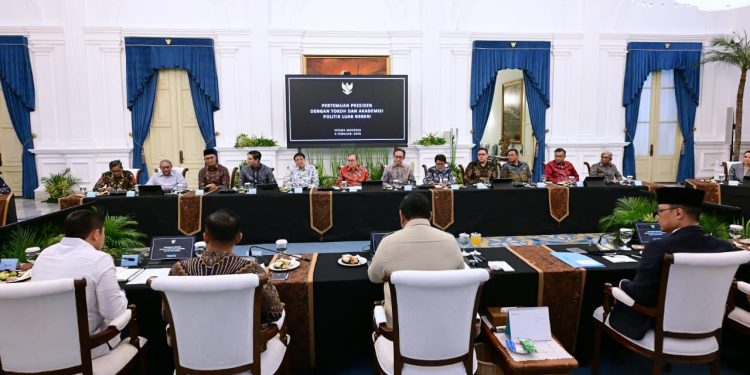 Prabowo Gelar Diskusi Terbuka dengan Tokoh Diplomasi di Istana