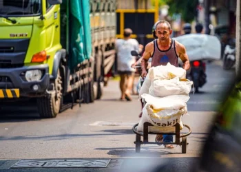 Ekonom UGM Soroti Perlunya Perlindungan bagi Pekerja Informal