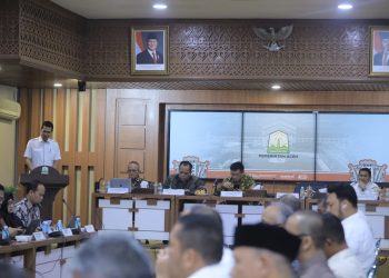Sekda Aceh Berikan Penghargaan kepada Bappenas atas Penyusunan Renduk PRRP