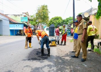 Pemkab Banyuwangi Perbaiki 150 Titik Jalan Menjelang Lebaran