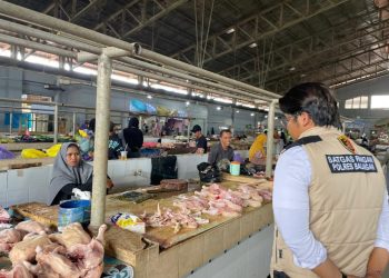 Satgas Saber Polres Balangan Lakukan Inspeksi Mendadak di Pasar Adaro