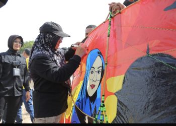 Festival Layangan Siak Angkat Permainan Tradisional dan Ekonomi Lokal