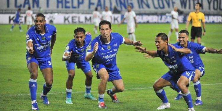 Persib Bandung Raih Kemenangan 2-0 atas Malut United di Kandang