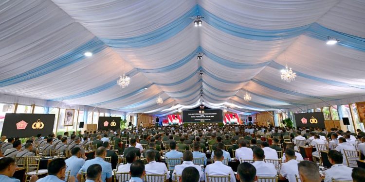 Presiden Prabowo Soroti Peran Penting TNI-Polri dalam Rapim 2026