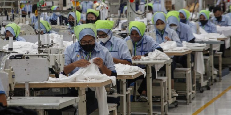 Peningkatan PHK dan Dominasi Pekerja Informal, Dosen UGM Desak Pemerintah Bertindak