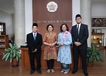 Rektor UGM Resmi Lantik Direksi Baru RSGM Prof. Soedomo