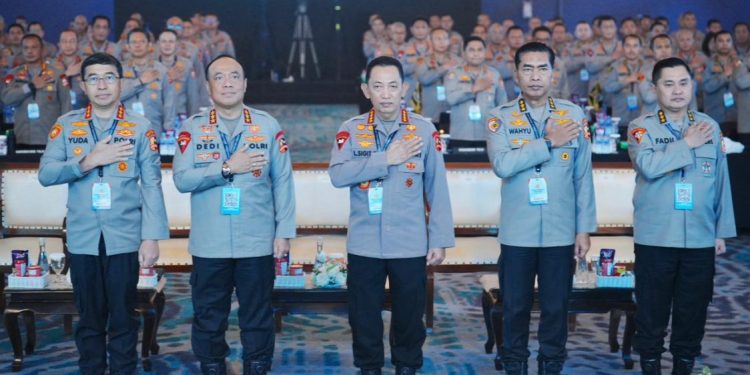 Kapolri Tegaskan Dukungan Polri Terhadap Program Pemerintah di Rapim