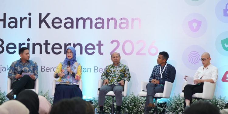 Keluarga dan Ruang Siber Penting dalam Penguatan Karakter di Era Digital