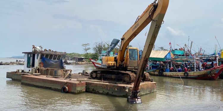Dislutkan Batang Kerahkan Upaya Pengerukan Muara untuk Atasi Pendangkalan