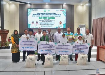 126 Pelajar di Balangan Terima Beasiswa dari Program Kartu Balangan Pintar