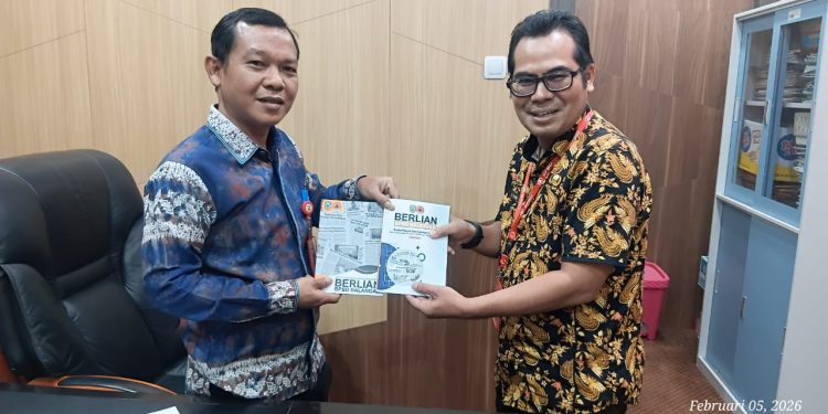 Sekda Balangan Dukung Penerbitan Buku BERLIAN oleh BPBD