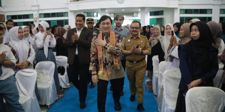 Yovie Widianto Dorong Mahasiswa Manfaatkan Teknologi dengan Tetap Menjaga Identitas