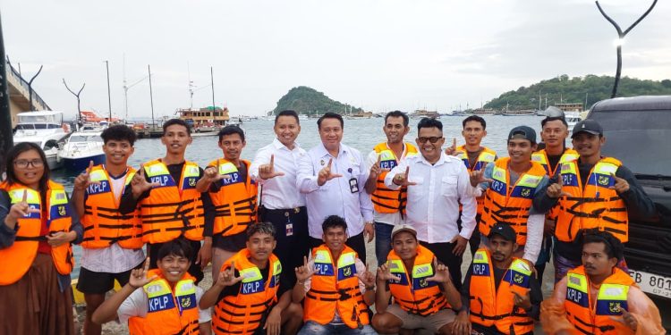 Kemenhub Distribusikan Ribuan Alat Keselamatan di Labuan Bajo