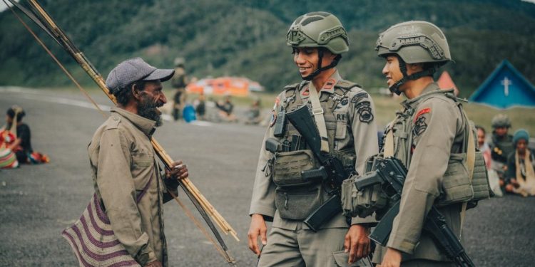 Satgas Ops Damai Cartenz-2026 Tingkatkan Keamanan di Pasar Kiwirok