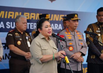 Ketua Komisi IV DPR RI Hadiri Pelepasan Bantuan 22 Kontainer untuk Korban Bencana di Sumatra
