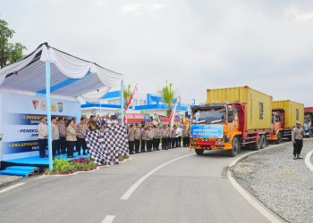 Kapolri Kirim 22 Kontainer Bantuan untuk Korban Bencana di Sumatra